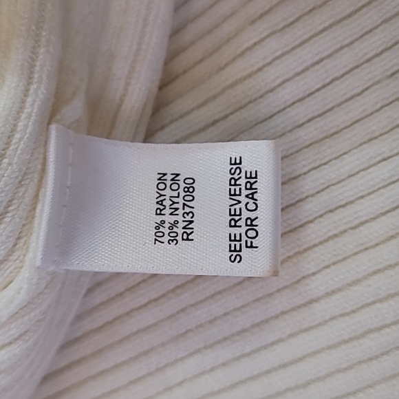 Cream Sweater - Picture 4 of 4